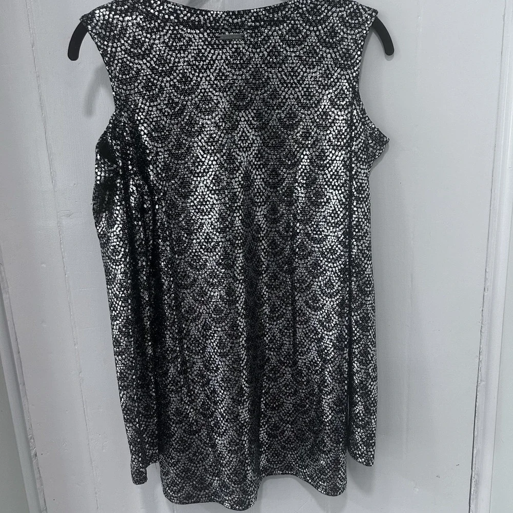 Michael Kors Cold Shoulder Black Silver Metallic Textured Scalloped Blouse M